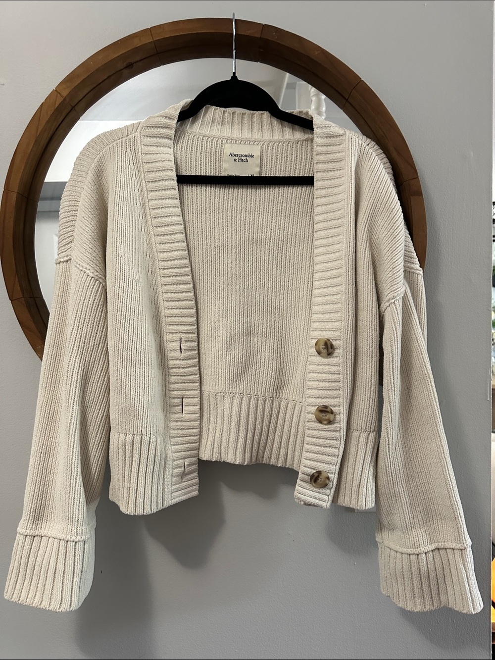 Abercrombie & Fitch Off-White Ribbed Cropped Cardigan